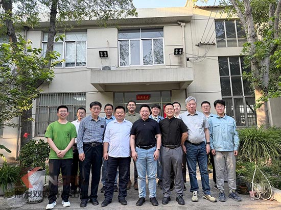 中石化石科院院长李明丰率队莅临康发双螺杆挤出机调研废塑料循环利用项目